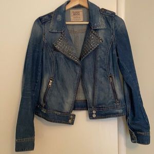 Zara Distressed Denim Jacket Size M